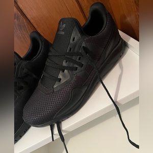 Mens Adidas Size 6 NWT